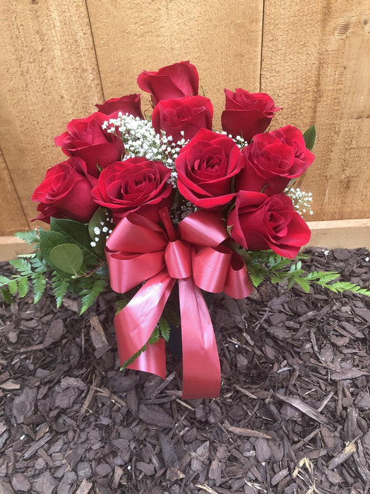 Dozen Roses (Red) – Kaufold's Country Florist and Farm, Inc